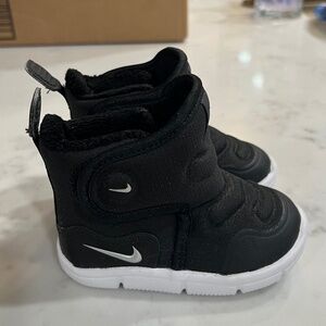 Nike toddler sneaker boots